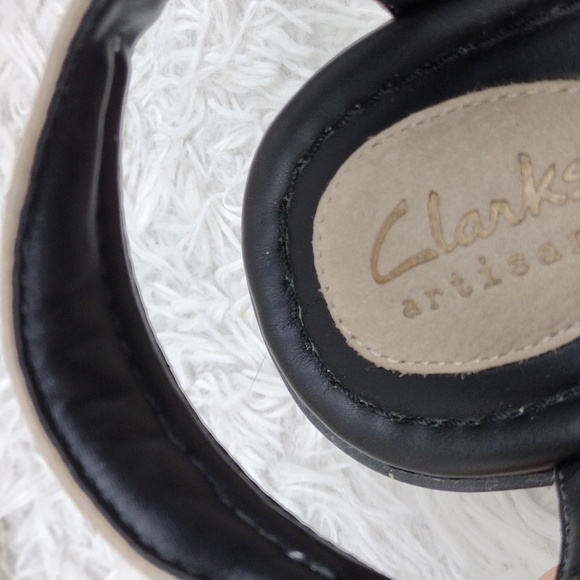 Clarks Artisan Natural Leather Elastic T-Strap Open Toe Low Heel Slingback Shoe - Picture 14 of 16